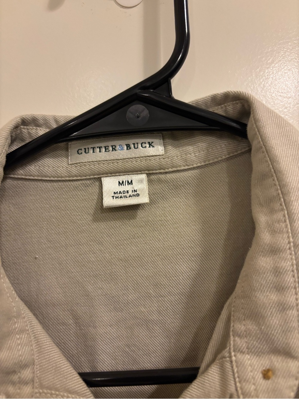 Women’s Cutter & Buck Beige Button-Up long sleeve shirt sz M